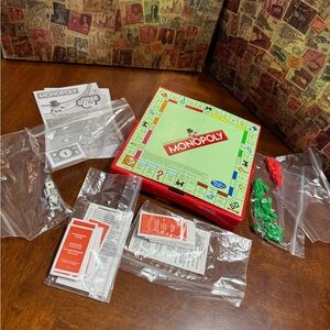 Hasbro Monopoly Grab & Go travel Board game